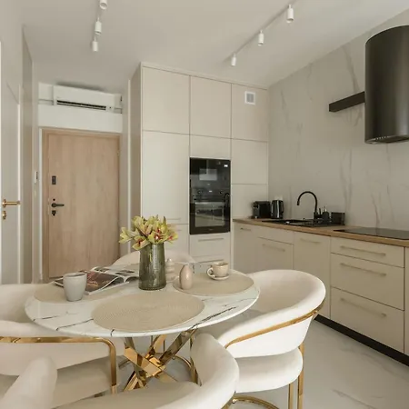 Urban Global 23rd Floor No 20 - Air Condition - Free Garage *
