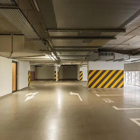 Urban Global 23rd Floor No 20 - Air Condition - Free Garage *
